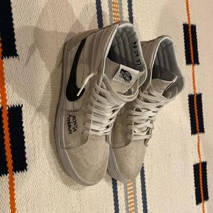 Custom White Vans Bonita Applebum (Tribe Called Quest) SK8 Hi. Mens size 8.5